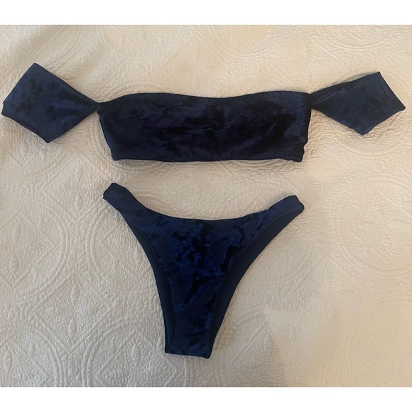 Bundle 3 Bikini Sets Robin Piccone, dbrie, Victoria Secret - Top & Bottom, Small - Picture 3 of 4